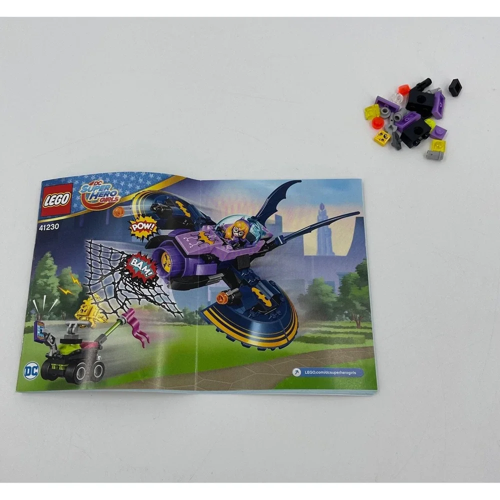 Lego DC Super Hero Girls Batgirl‎ Batjet Chase Set 41230 - 100% Complete